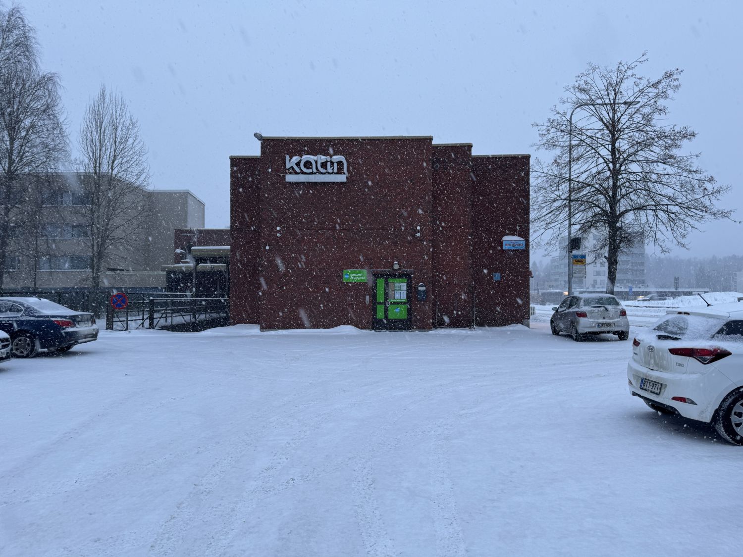 Monikäyttöinen siisti 460 m2 tila hyvillä yhteyksillä Korsossa. Pohjakuva: www.jonne.fi