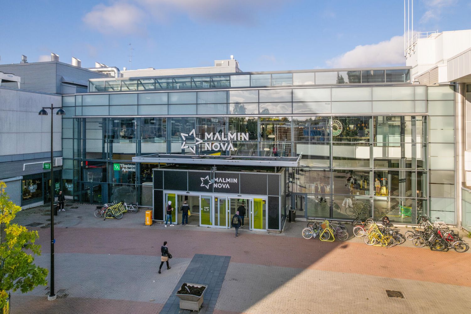 Liiketilaa Helsingin Malmilla monipuolisessa kauppakeskuksessa