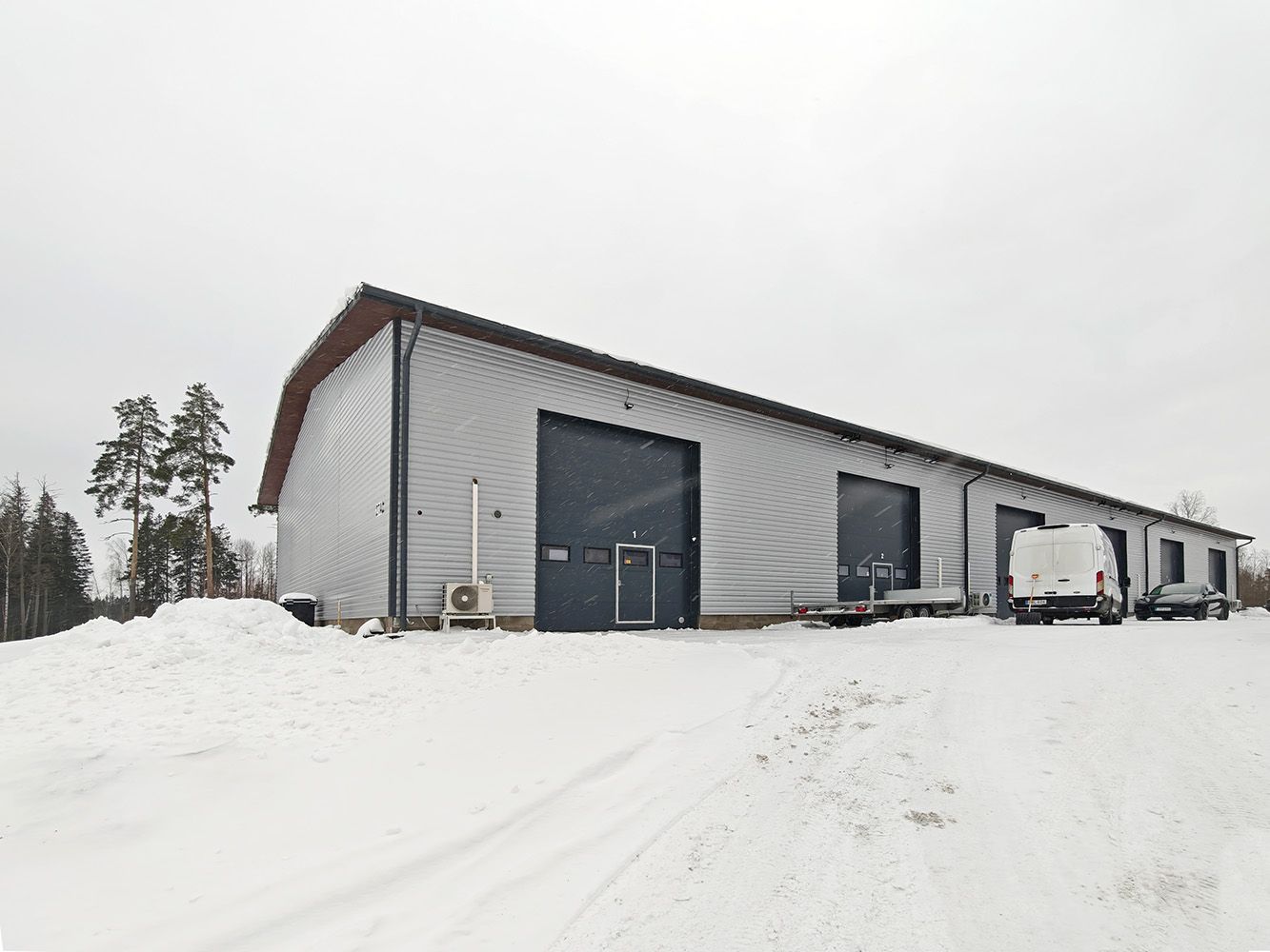 Uudehko varastohalli myytävänä Sipoonlahdessa!