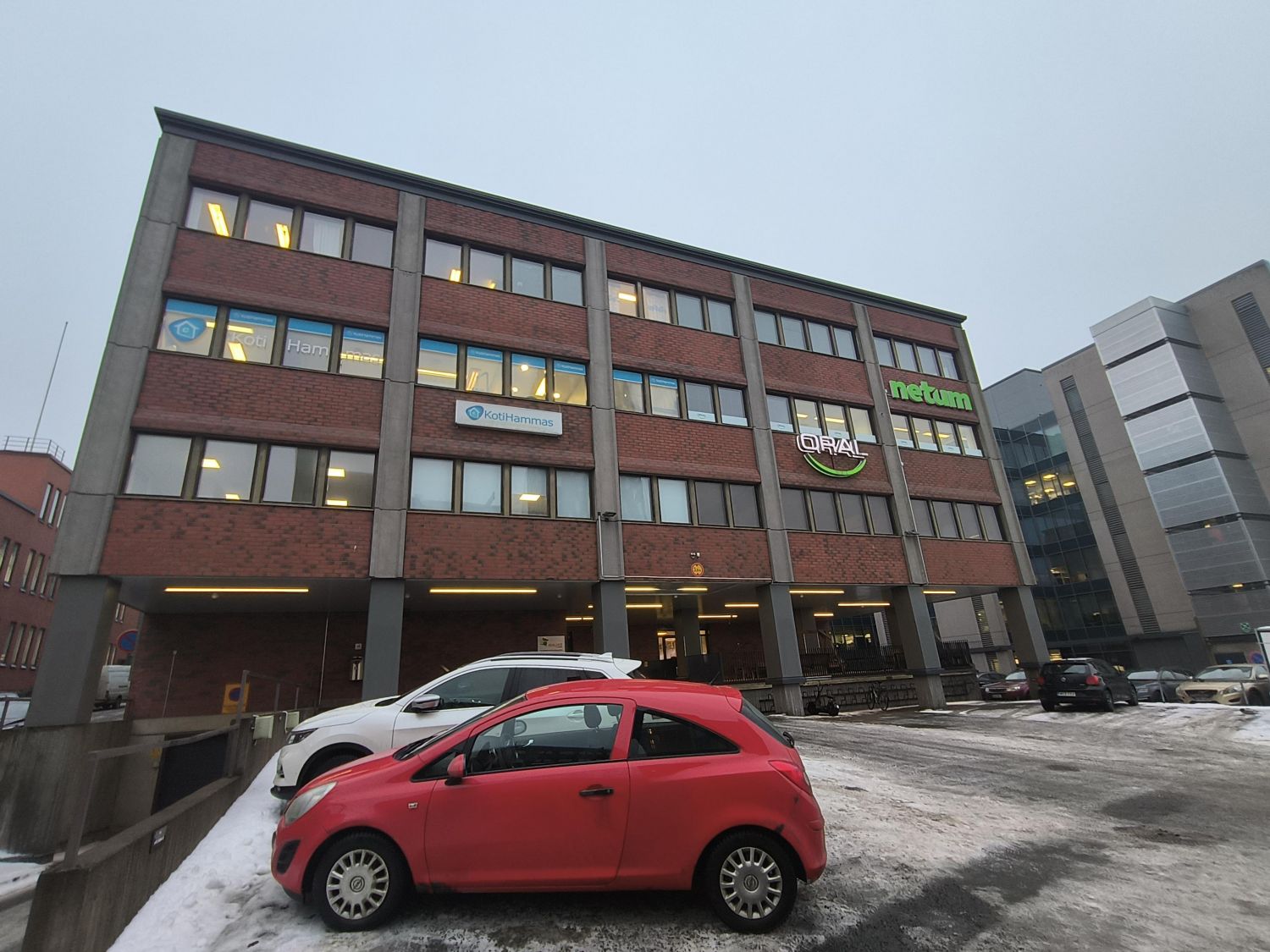 Tampereen keskustassa, halutulla Tullin alueella, sijaitsee tämä erinomainen siisti toimistotila, joka on nyt vuokrattavana.Sumeliuksenkadulla sijaitseva toimisto tarjoaa upeat puitteet yrityksellesi – tilaa on yhteensä 523 neliömetriä. Toimistosijaitsee rakennuksen ylimmässä kerroksessa, mikä tak...