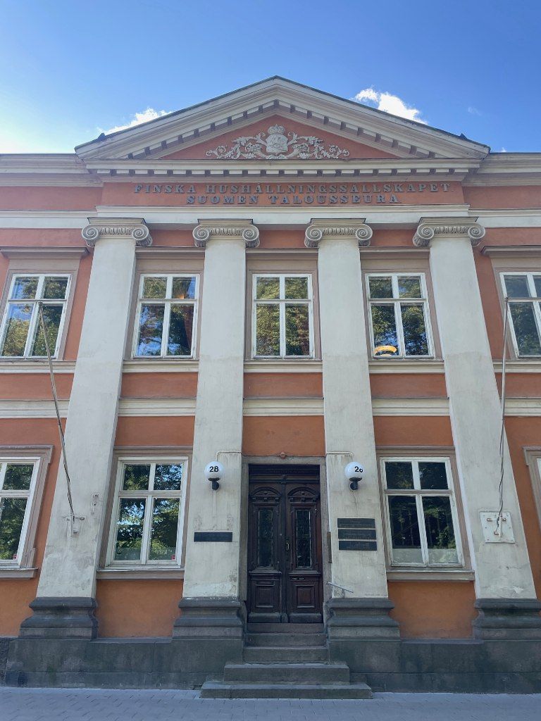 Myynnissä Talousseuran talona tunnettu kiinteistö