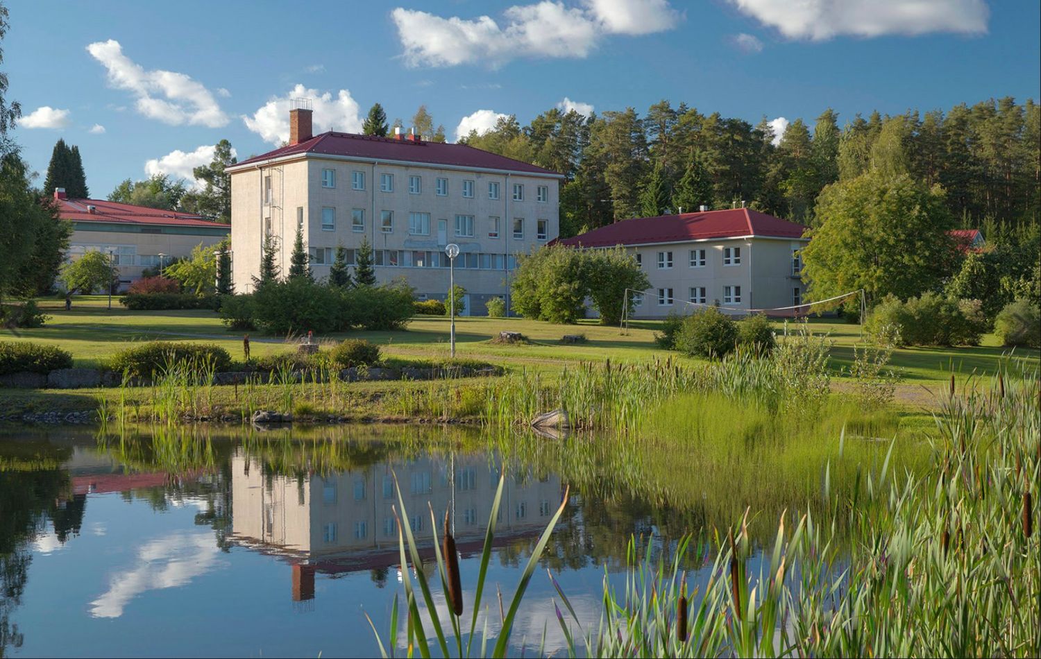 Tarjolla monien mahdollisuuksien toimitila Oriveden Kampuksella! Iso yhtenäinen tila 175m2, jossa on avokeittiö. Tilassa on ilmastointi ja valokuitu. Tila on esteetön sisältäen esteettömät WC-tilat. Tilat on remontoitu vuonna 2025.Kampuksella toimii myös majoitus- ja ravintolapalvelut. Orivesi...