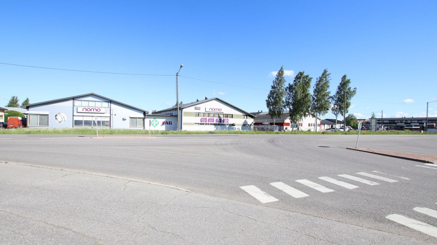 Vuokrataan 810m² toimitilat Orikedon alueelta, osoitteessa Hiirakkokatu 4, Turku.  Hyvää näkyvyys Vanha Tampereen tielle.Tilakokonaisuus jossa 5,5m korkea hallitilan lisäksi n. 80m2 matalampi osa, jossa sijaitsee toimisto- varasto ja sosiaalitilat.  Hallissa lattiakaivot, Kaukolämpö sekä painovoim...