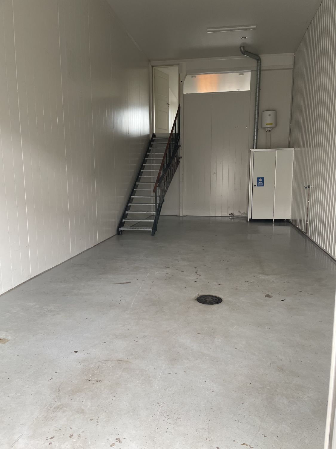 Keimolan Talliosakkeelta monikäyttöinen varasto, autotalli, harraste-, toimitila 68. Tilassa jo valmiina parvi sekä wc....