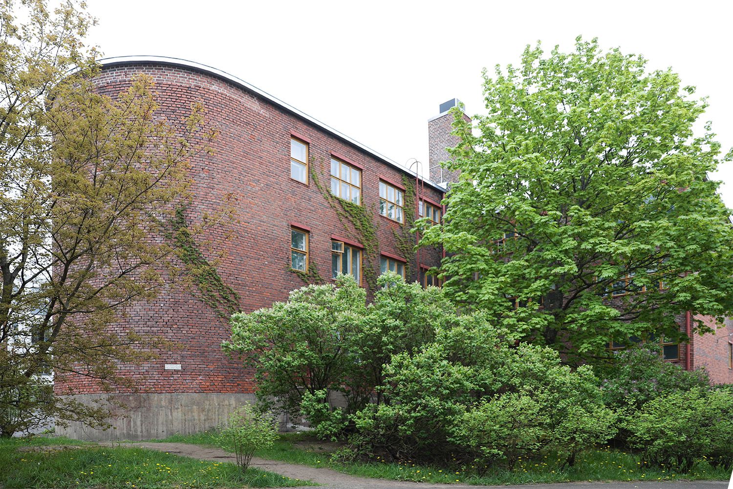 Toimisto- tai työtila vuokrattavana Helsingin Vallilassa!