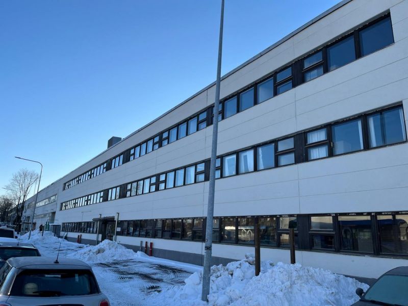 Katutason 200 m² varasto-/tuotanto-/liiketila Roihupellossa