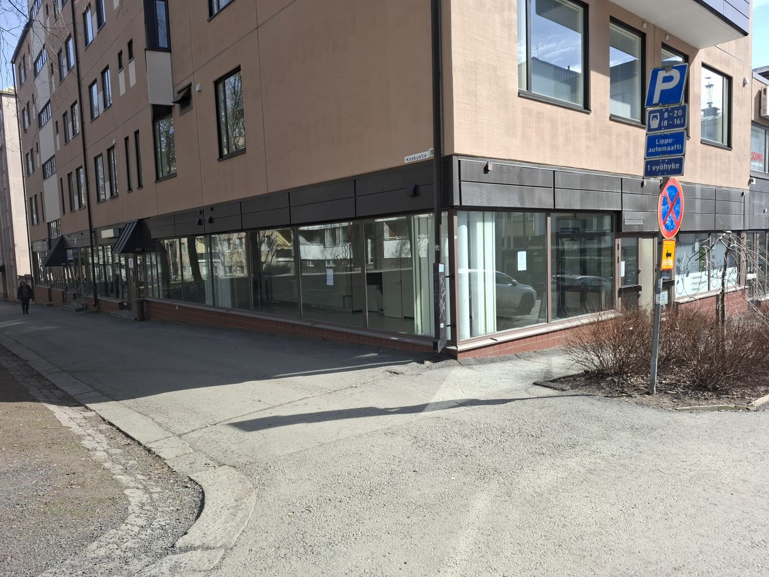 Katutason liiketilaa Gummeruksenkadulta