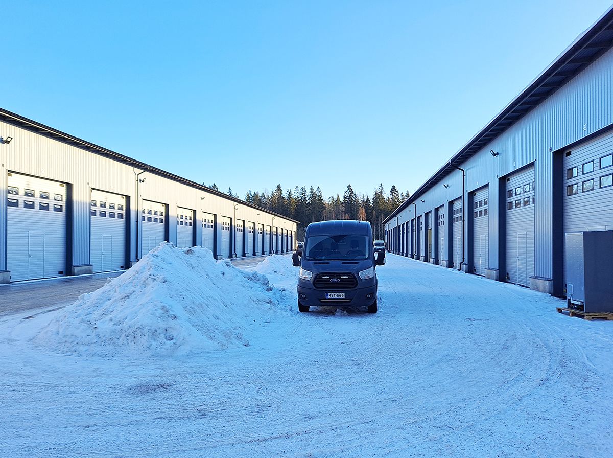 Vuokrataan hyvä hallitila Kivikossa! Vuokra 1'000 €/kk + alv