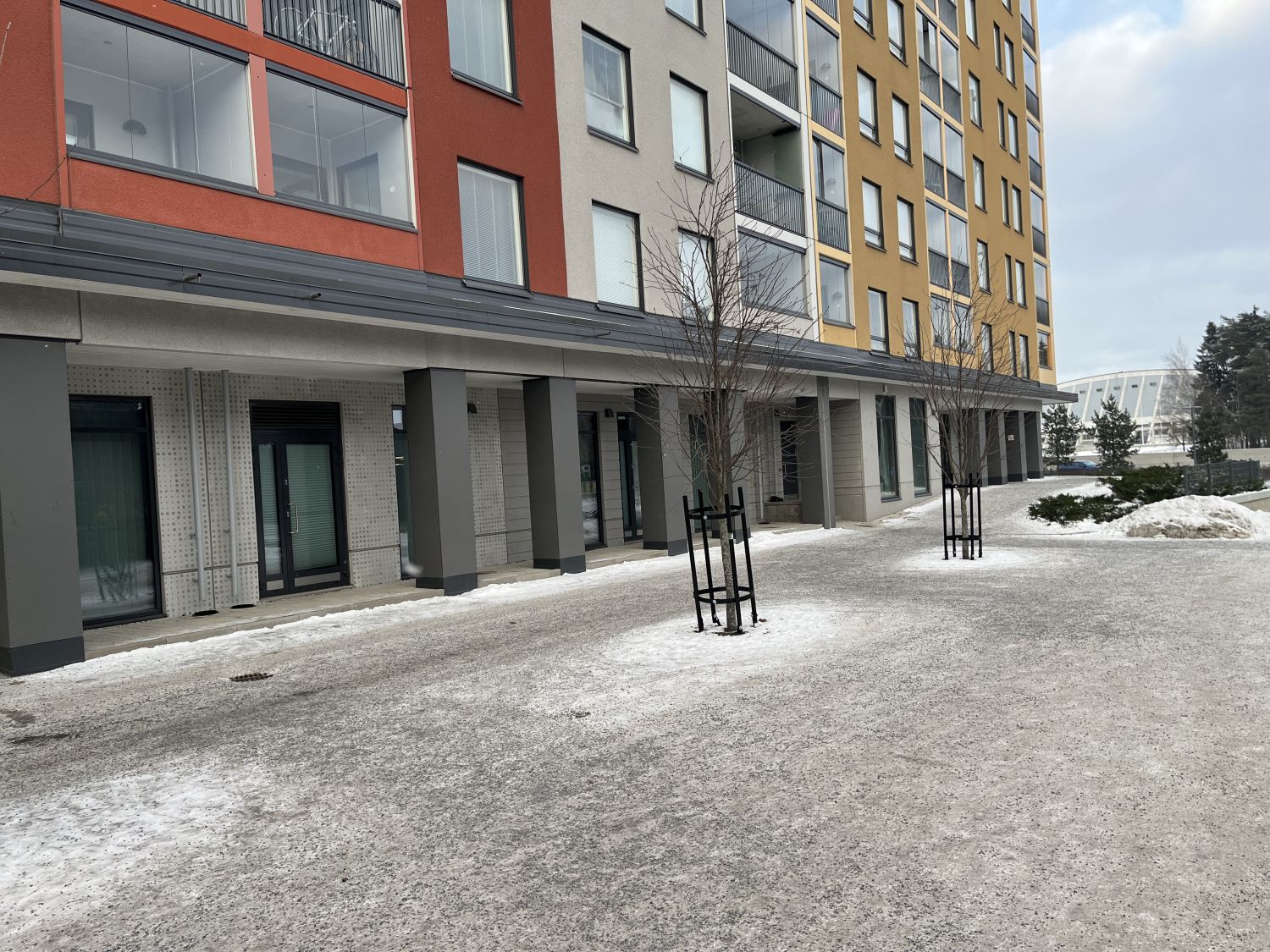 Kauppakeskus Kalen naapurissa uudenveroinen liiketila! Tila soveltuu esimerkiksi erikoisliikkeelle tai myyntikonttoriksi...