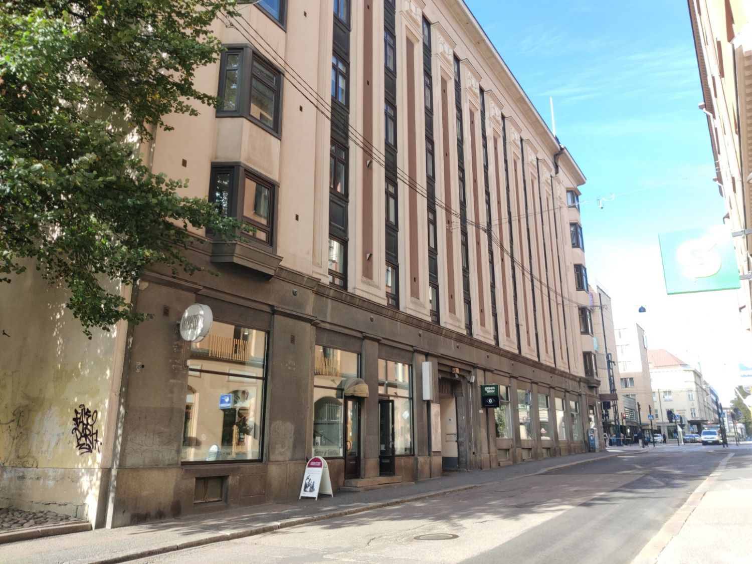 HÄMEENKATU 29 JA NÄSILINNANKATU 28 KULMATALOSSA 