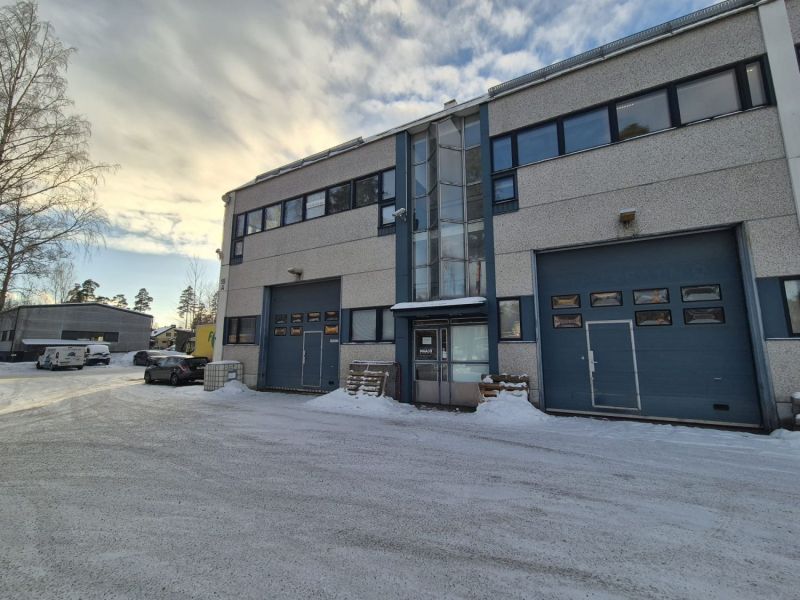 Heti käyttövalmis perussiisti130 m² toimisto saunalla Heikinlaaksossa