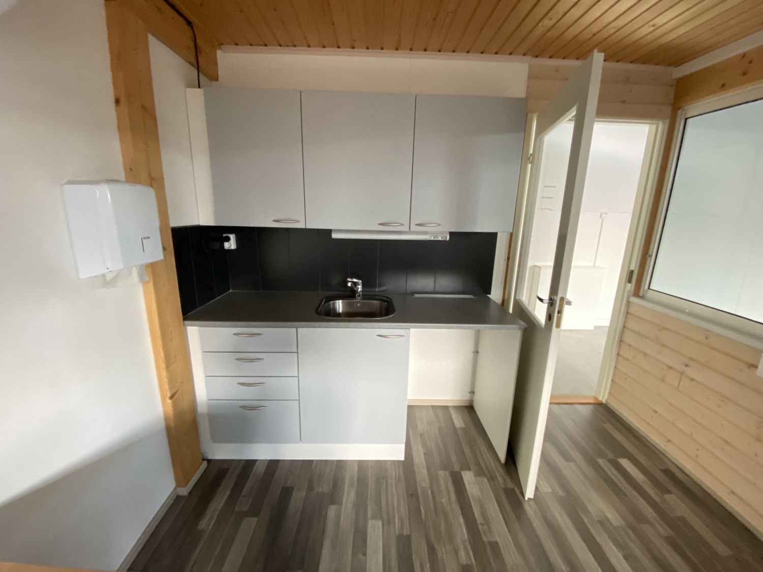 Varasto 136m² taukohuone/toimisto