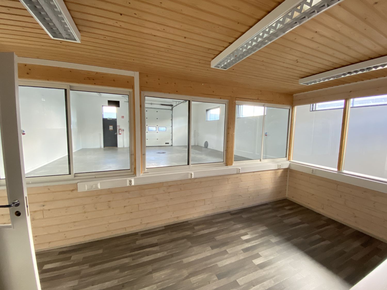 Varasto 136m² taukohuone/toimisto