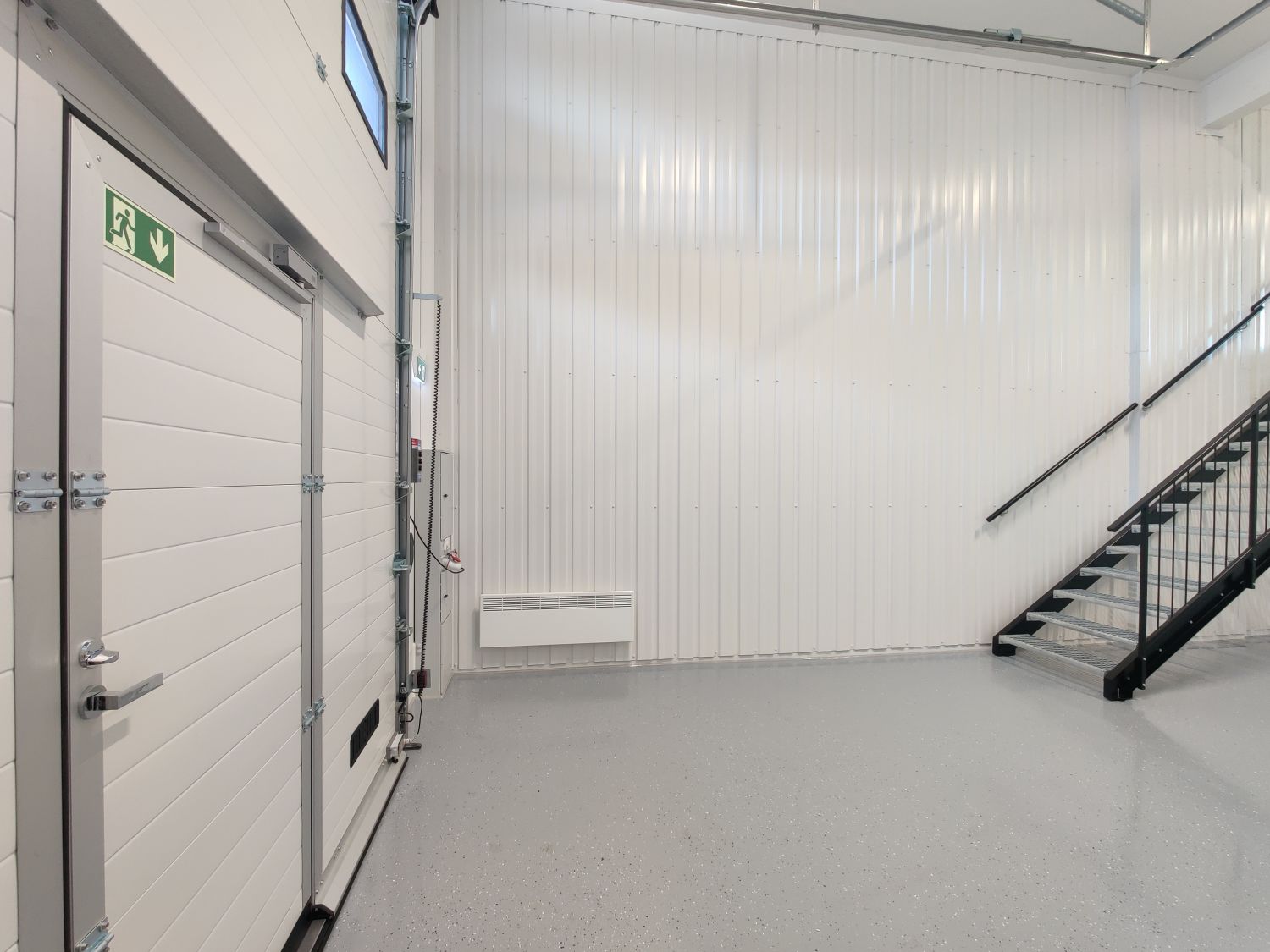 Sähköinen nosto-ovi