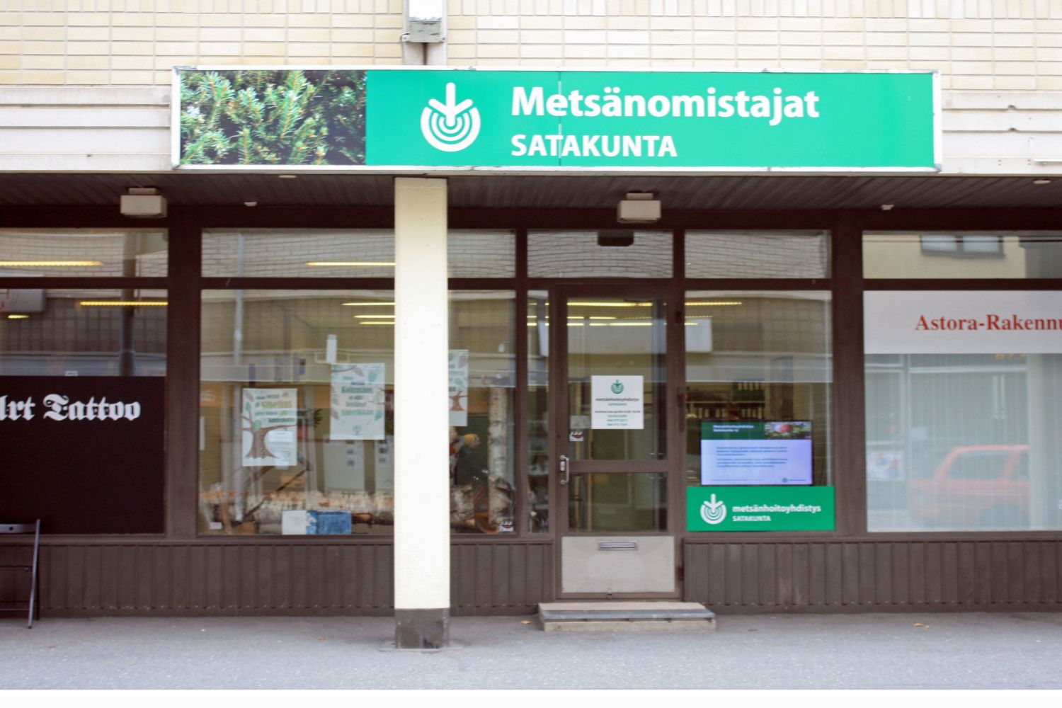 Tässä on ainutlaatuinen tilaisuutesi ostaa tilava ja valoisa katutason liiketila tai toimisto loistavalta paikalta Porin keskustasta. Tämä noin 170 m² liiketila sijaitsee näkyvällä paikalla Yrjönkadulla.