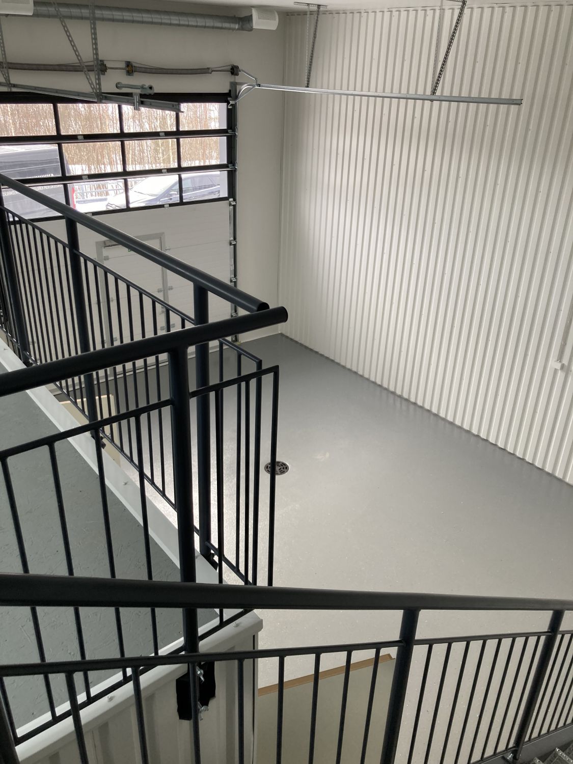 Tilakuva parvelta alas