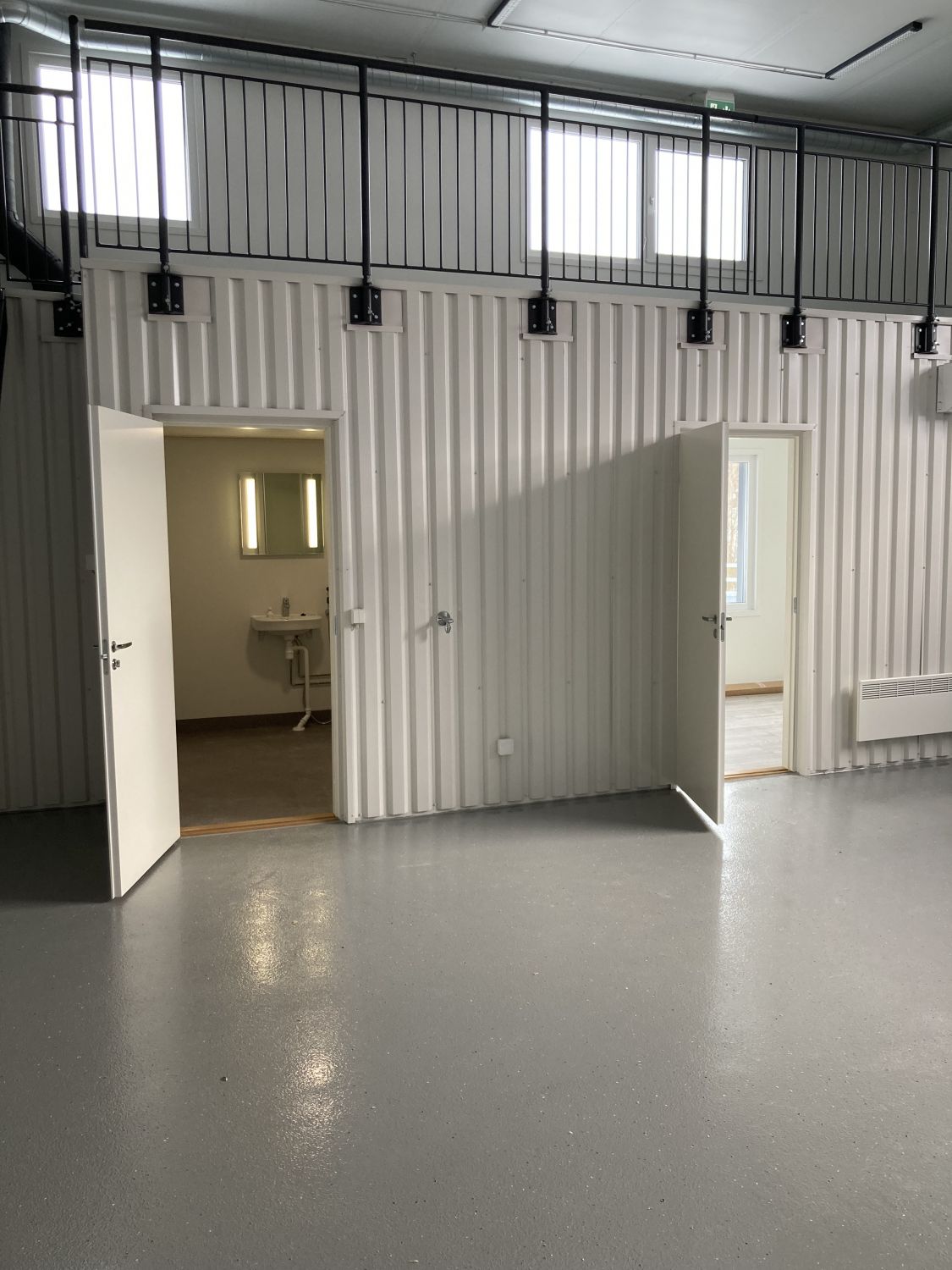 Leväsen Talliosake 3 TUOTANTOTILA 15. Tilassa parvi, taukotila, suihku, wc, ilmalämpöpumppu.