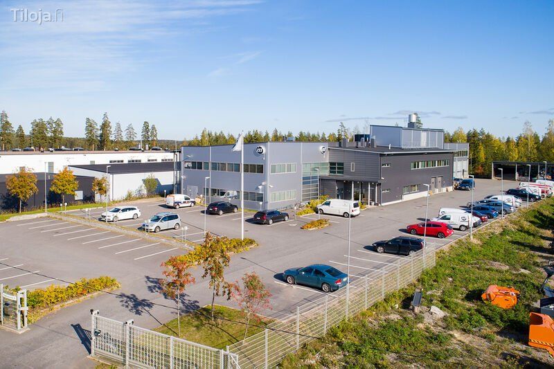 Vapautumassa tilava ja moderni hallitila, noin 300 m². Halli tarjoaa kaikki nykyaikaiselta toimitilalta odotettavat omin...