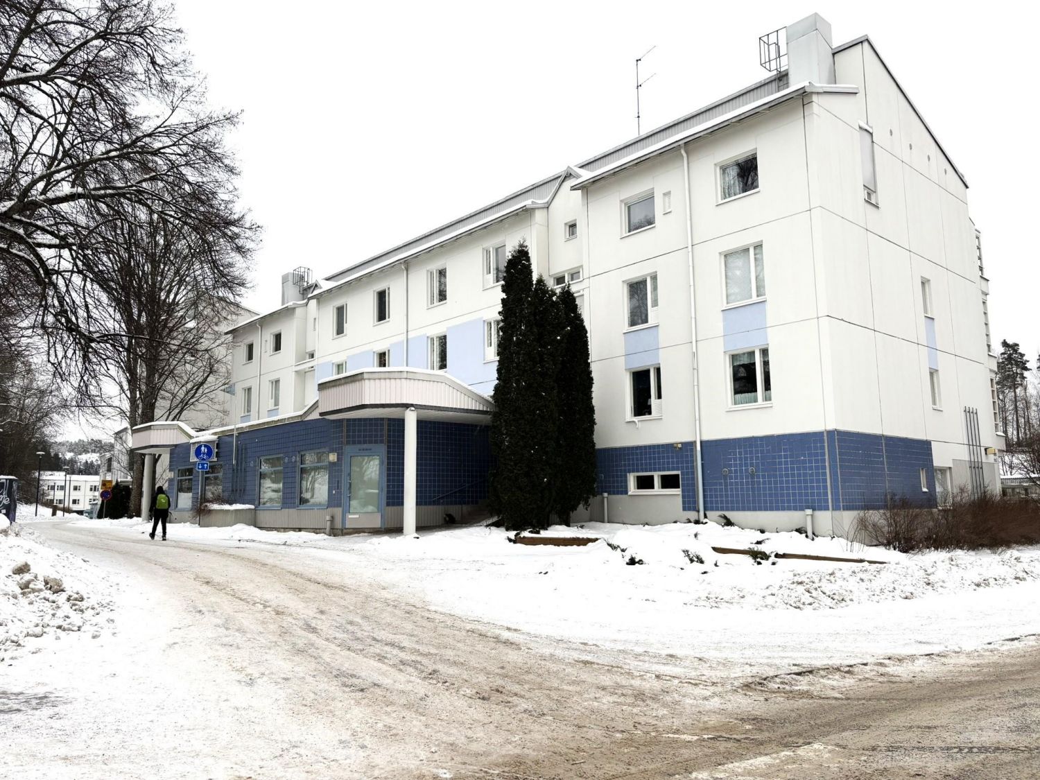 Kirkkojärven alueella katutason siistikuntoinen liiketila heti vapaana käyttöön !
Tila sopii hyvin esim. vastaanotto- ta...