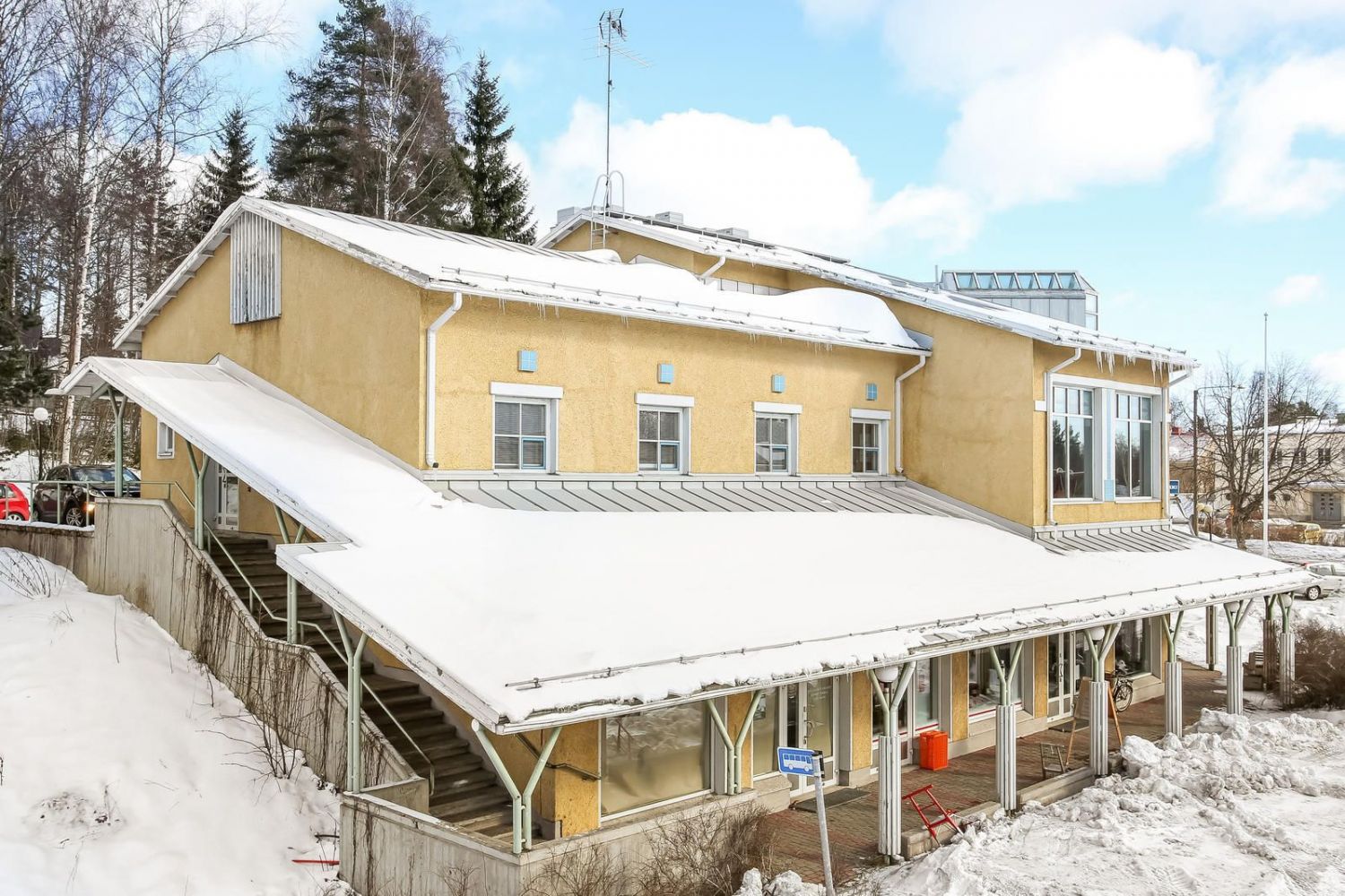 Myydään vuokrattuna toimitila Hämeenkoskella!