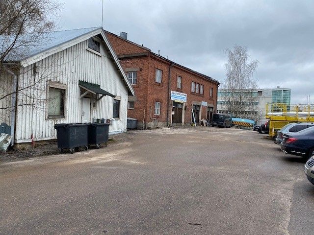 Myydään Pitäjänmäen aseman vieressä sijaitseva KTY-tontti