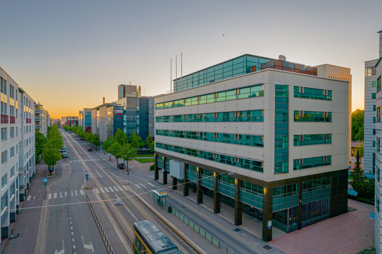 Tarjolla vuokrattavaksi 378,5 m² muuttovalmis toimistotila korkealta 7. kerroksesta. Tämä tilava ja valoisa toimistotila...