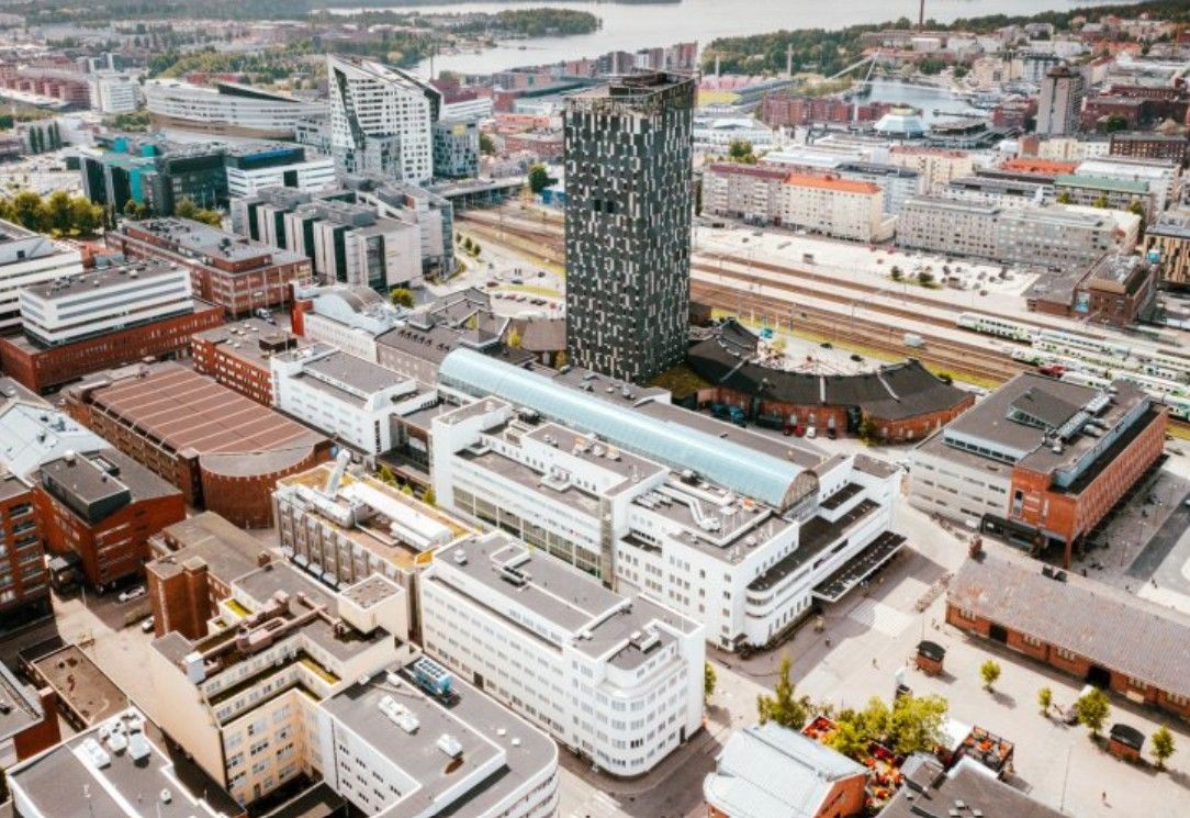 Tullintori tarjoaa sinulle loistavan sijainnin, joka takaa sujuvat kulkuyhteydet ympäri Suomen. 
Tullintorin vierestä ku...