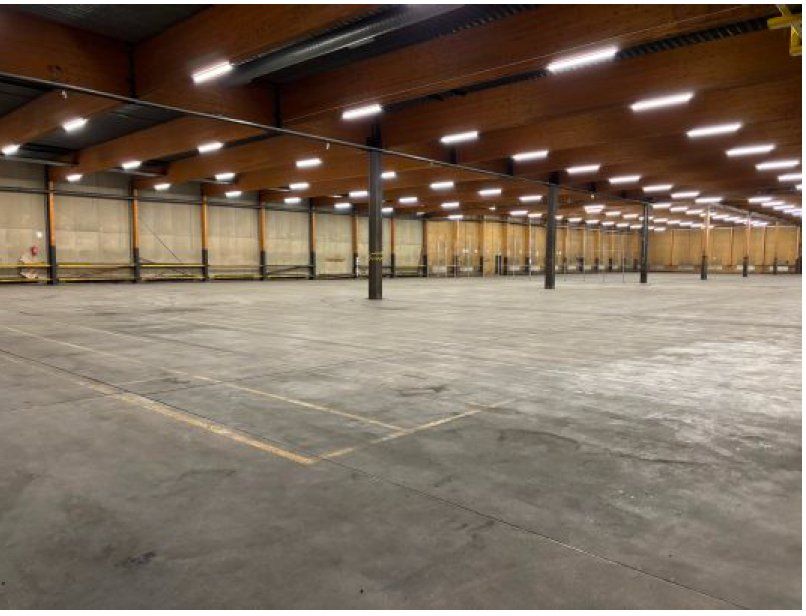 Sarankulmassa, aivan Pirkkalan rajan tuntumassa sijaitseva moderni logistiikka- ja tuotantokiinteistö tarjoaa yrityksell...