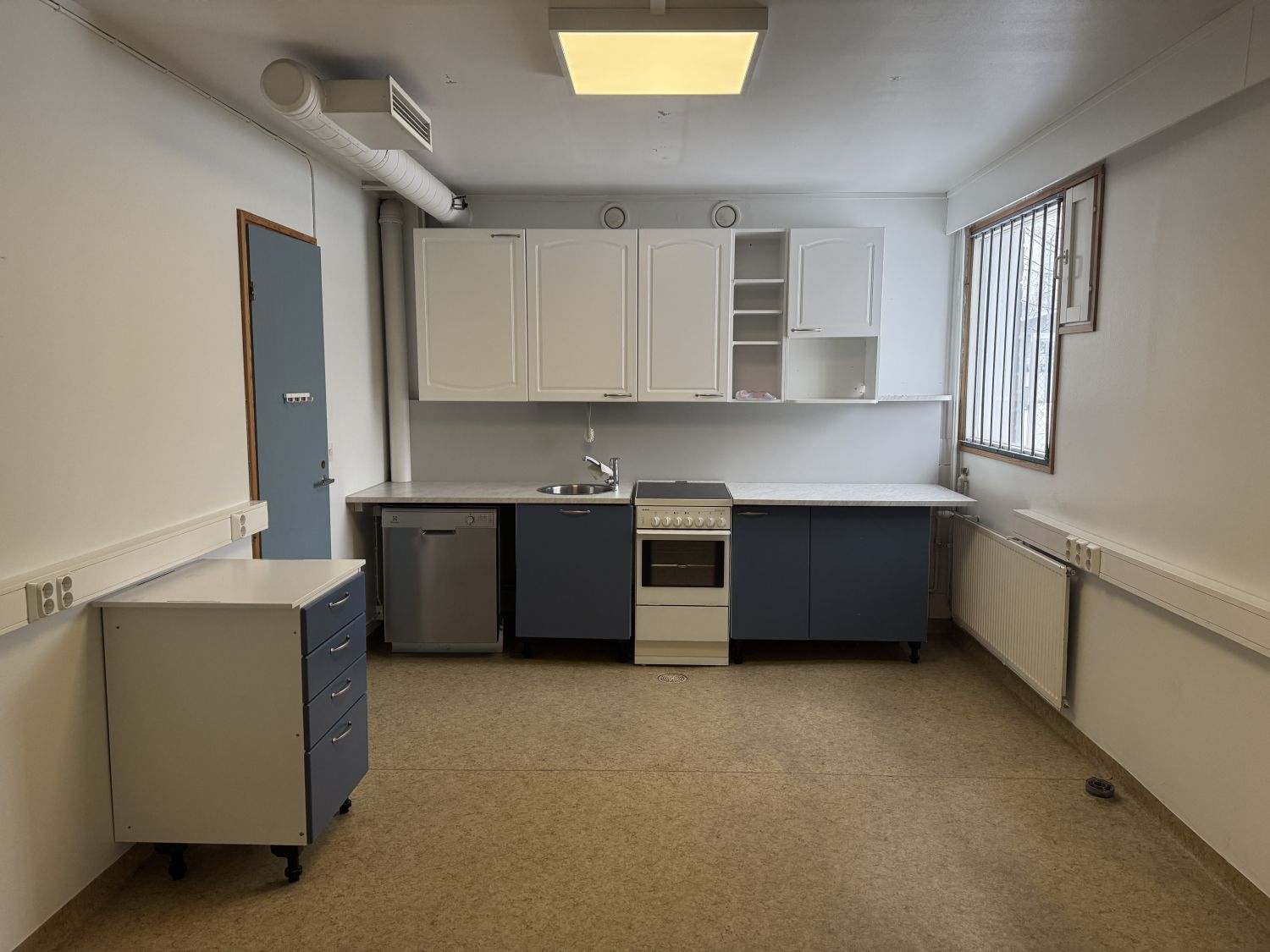 takaosan apukeittiö