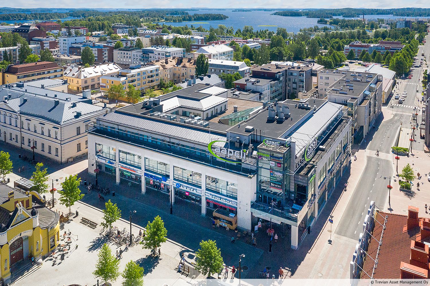 Eritt&auml;in siisti ja valoisa 290 m&sup2; toimitila kauppakeskus Aapelin 2. kerroksessa. N&auml;m&auml; l&auml;hes k&auml;ytt&auml;m&auml;tt&ouml;m&auml;t ja tyylikk&auml;&auml;t tilat soveltuvat erityisen hyvin toimistok&auml;ytt&ouml;&ouml;n esimekiksi hyvinvointialalle. Kiinteist&ouml; sijaitse...