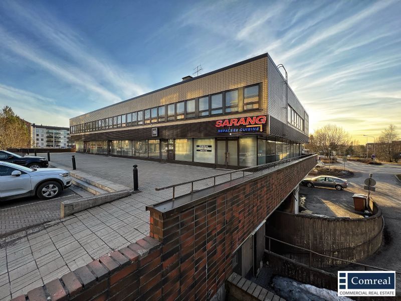 Tästä siisti koko kerroksen kattava oma toimistotilakokonaisuus! 