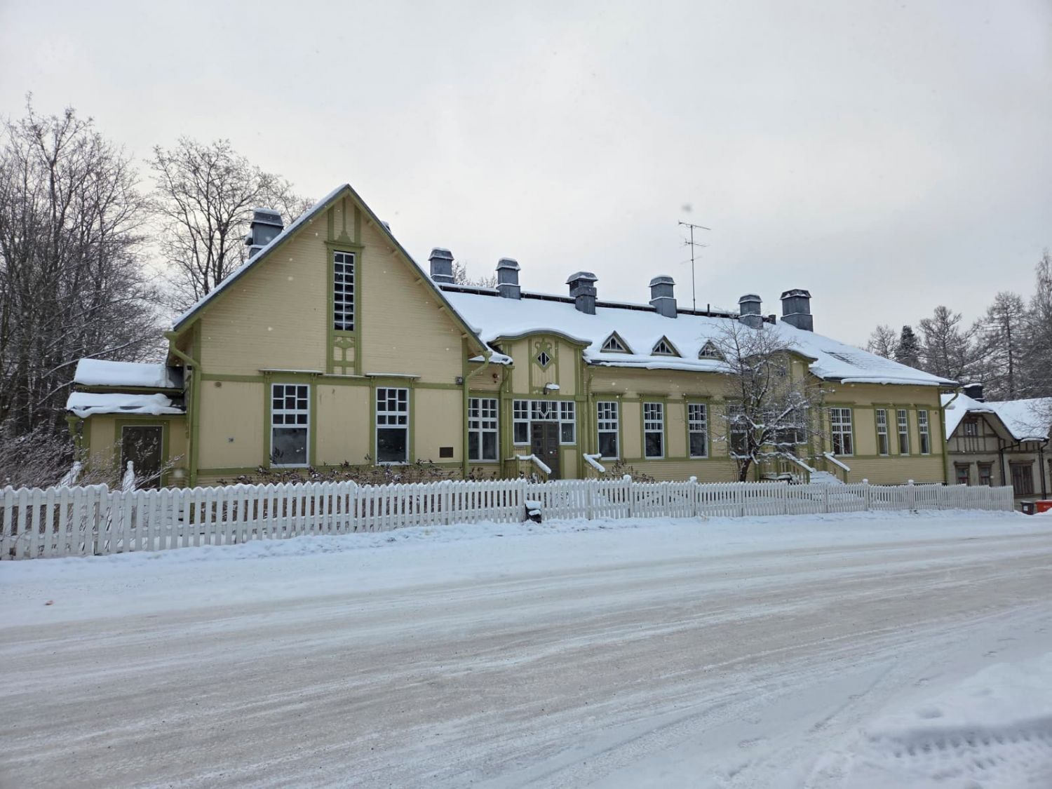Vuokrataan Seminaarinkadulla sijaitseva historiallinen kokonaisuus. Rakennus soveltuu moneen käyttöön ja ALK-kaava mahdo...