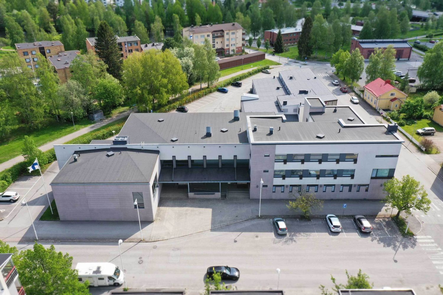 Monipuolinen toimistotila Iisalmen sydämessä

Savonkadulla sijaitseva 210 neliömetrin toimitila tarjoaa erinomaisen mahd...