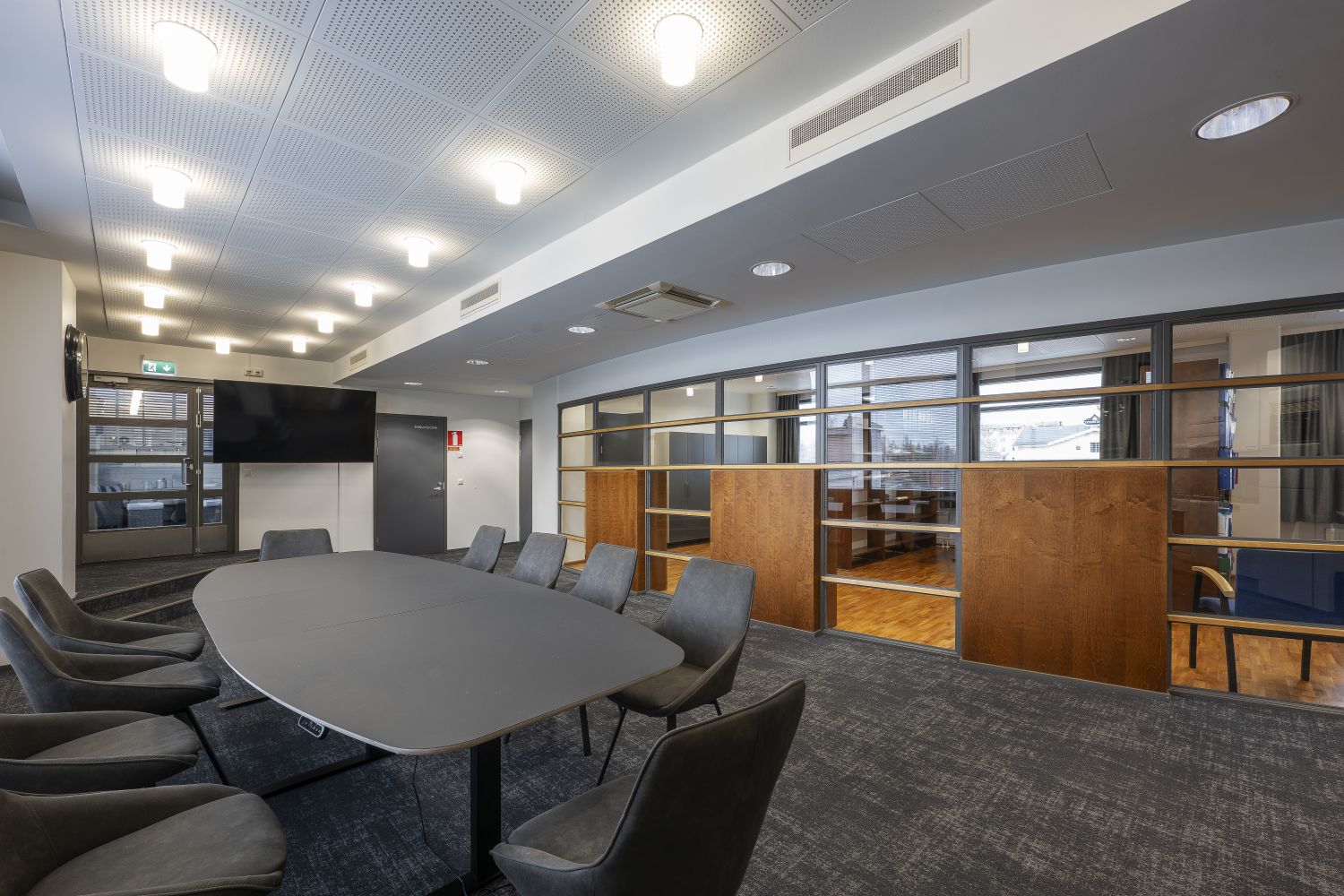 Taukotilassa tilaa isolle pöydälle