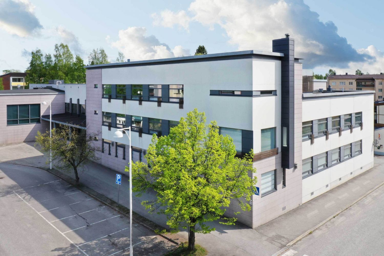 Toimistotila Iisalmen sydämessä

Savonkatu 26 tarjoaa erinomaisen toimistoympäristön Iisalmen keskustassa. Sijainti taka...