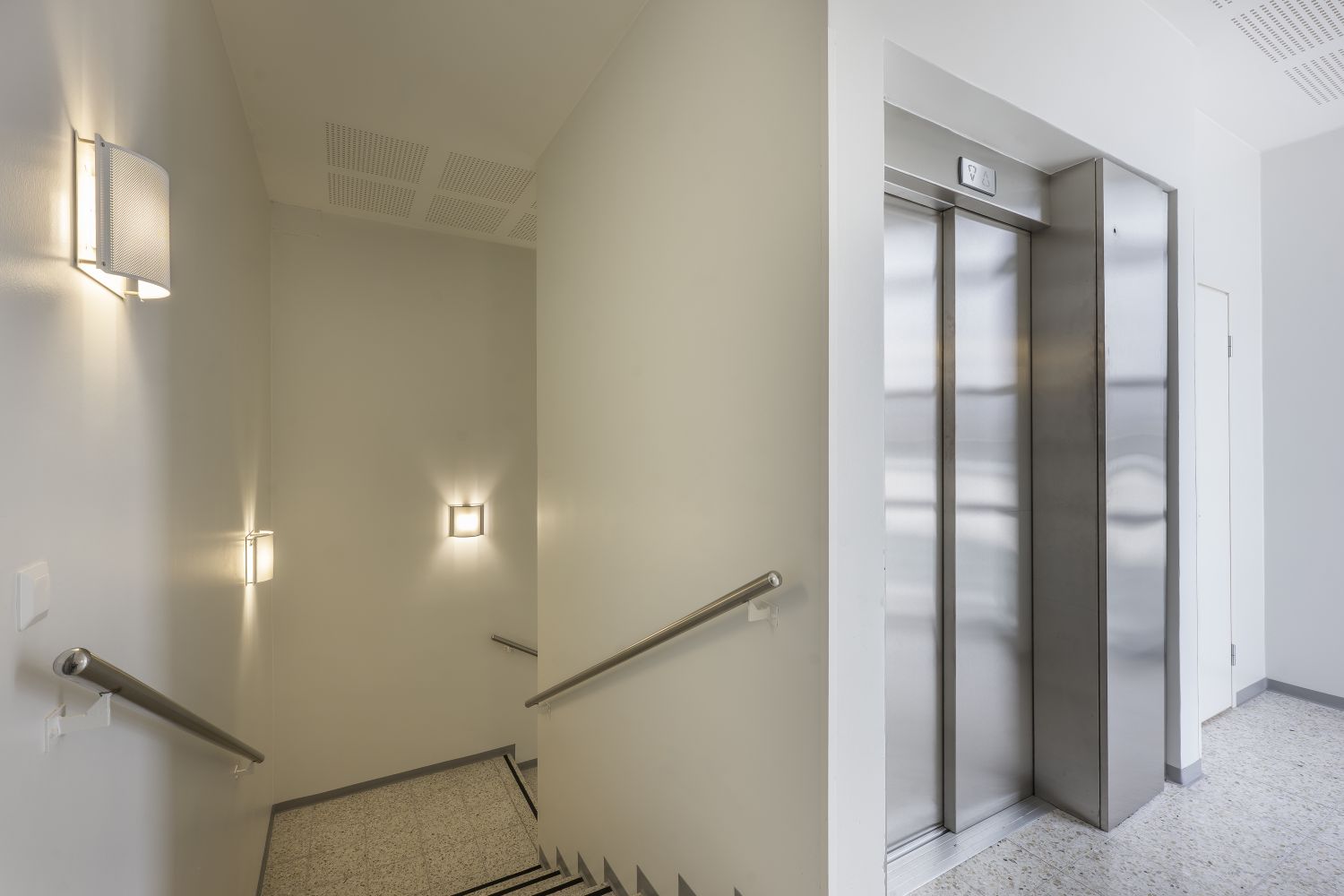 Kerrokseen tulee hissi