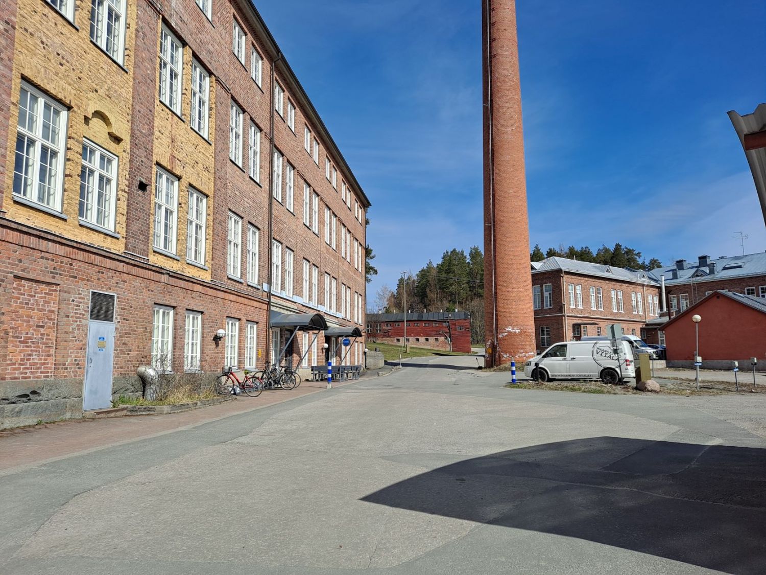 Vuokrataan eri käyttötarkoituksiin soveltuvaa tilaa Vaajakoskelta