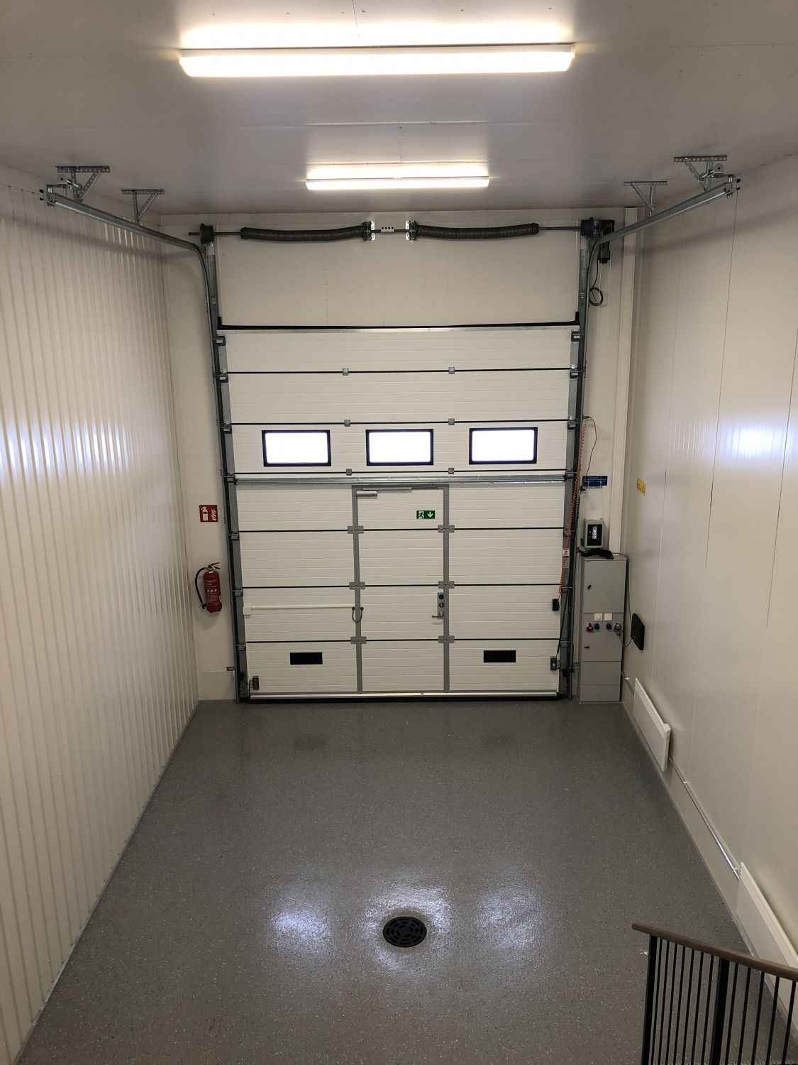 Tilakuva parvelta alas