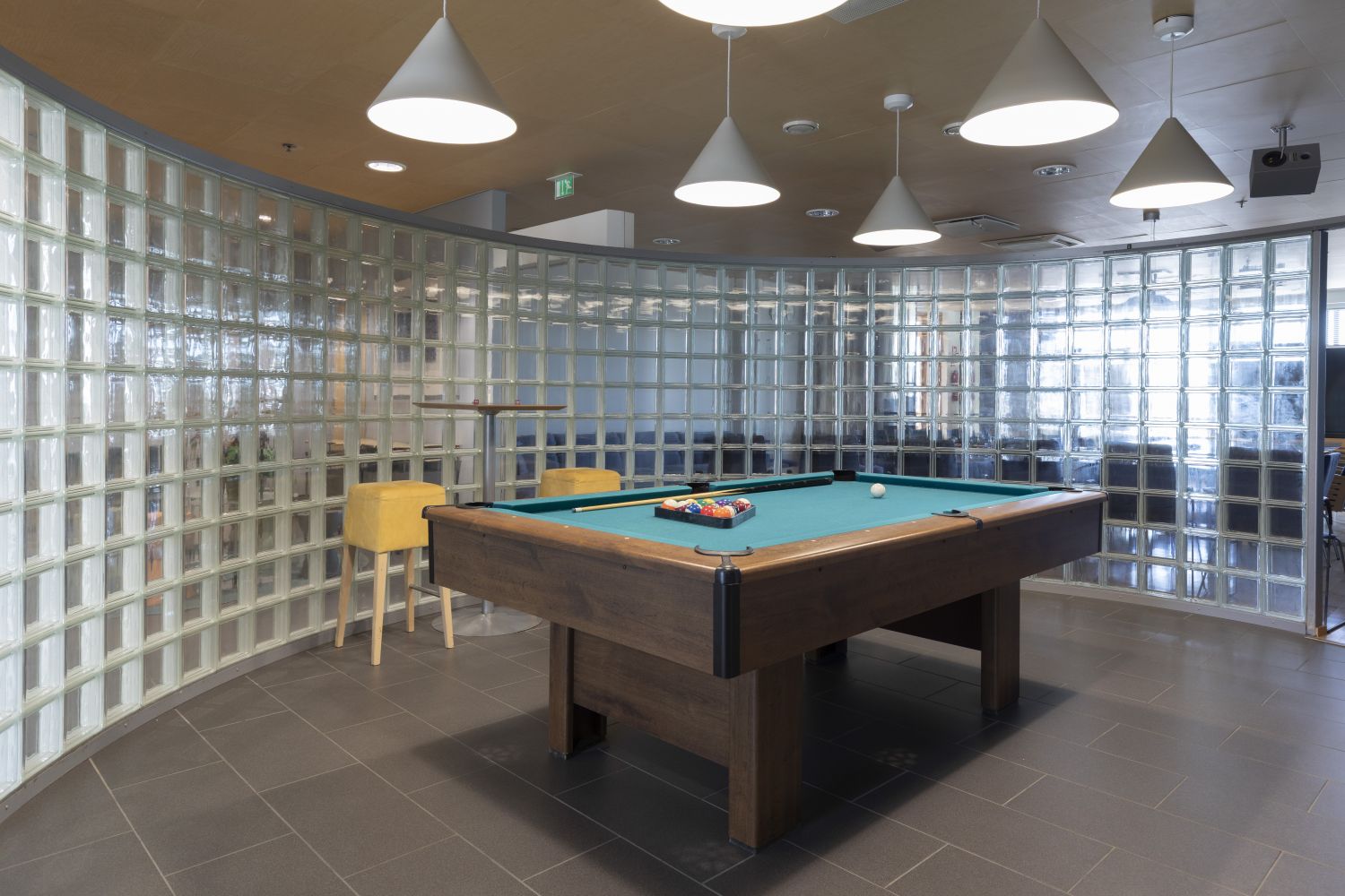 Kalske Businesspark Hämeenlinnan moottoritien varressa Kaivokselan liittymässä Helsingin rajalla. Monipuoliset muokattav...