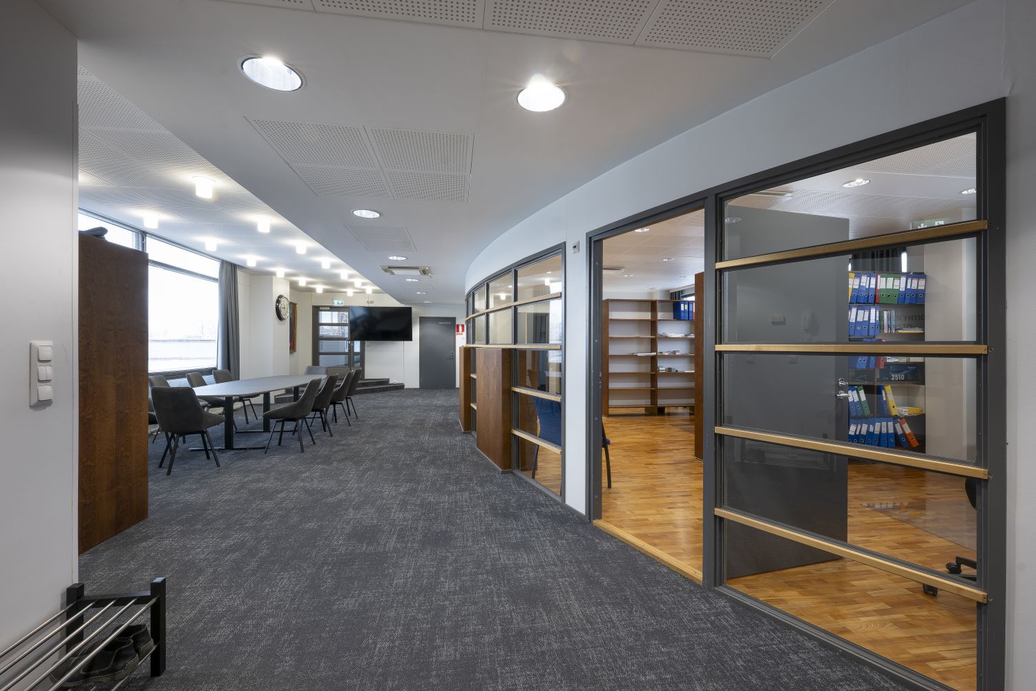 Upea toimistotila, avarat tilat