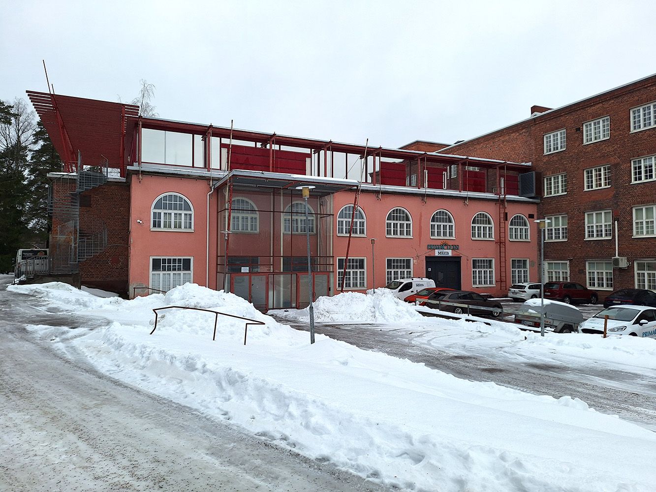 Vuokrataan toimitiloja industrial-henkisessä ympäristössä Keravan Klondyke talossa!