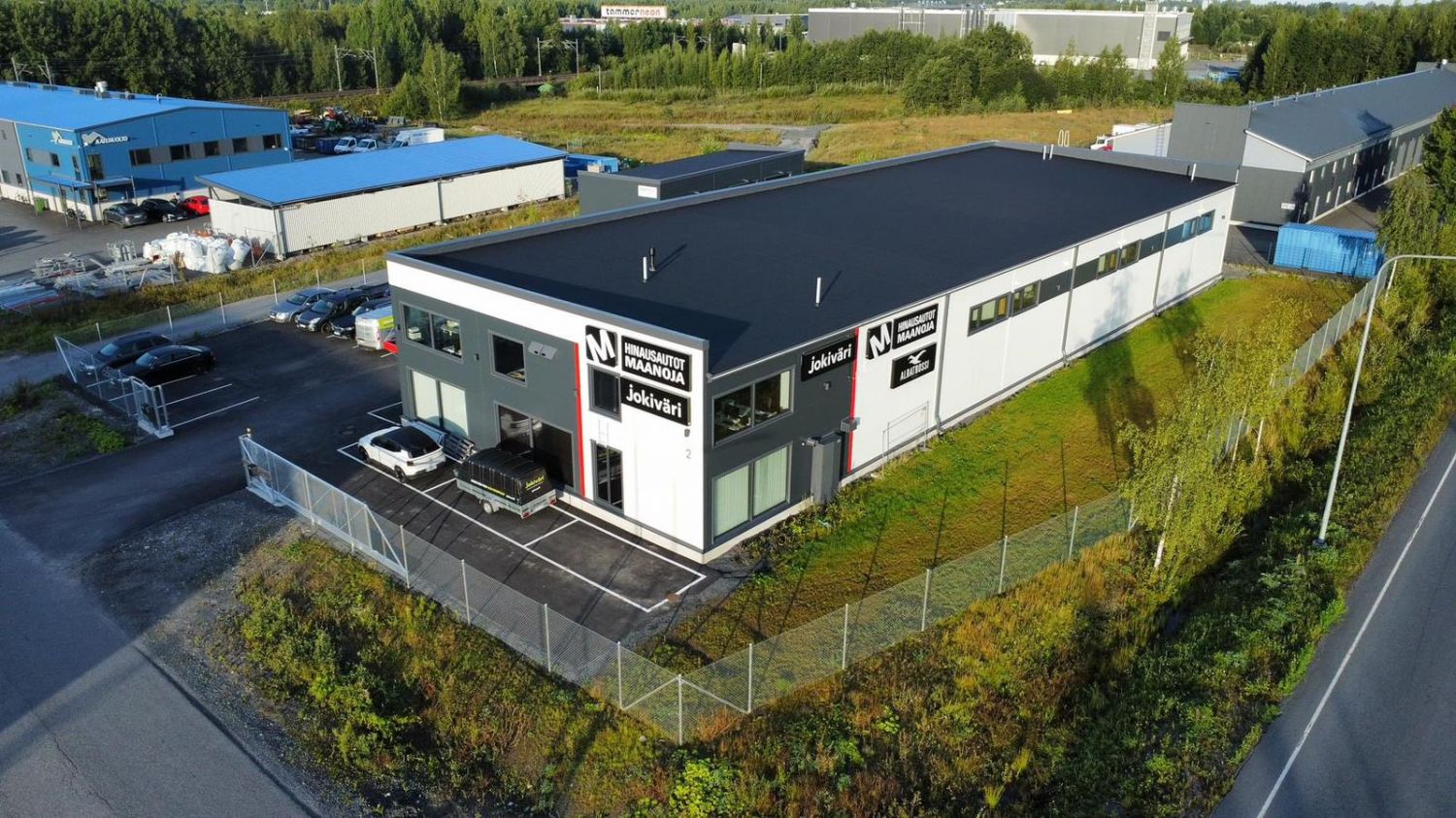 Uudehko 2023 valmistunut hallitila – korkea nosto-ovi ja loistava sijainti Sammonvaltatiellä! 

Kaksi erillistä hallitil...