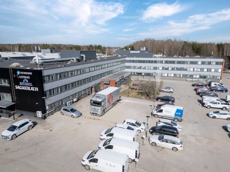 Uudisrakennuksesta vapautumassa sopimuksen mukaan erinomaista myymälä-/huoltotilaa.
Haussa pitkäaikainen minimissään 5 v...