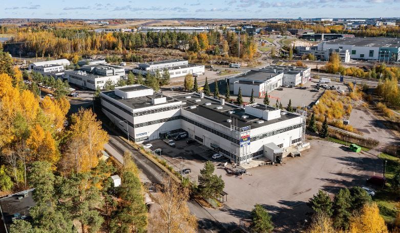 Vuokrataan siisti maantason varstotila Vantaan Viinikkalassa aivan Kehä III varrella. Tila sisältää oman keittiön ja neu...