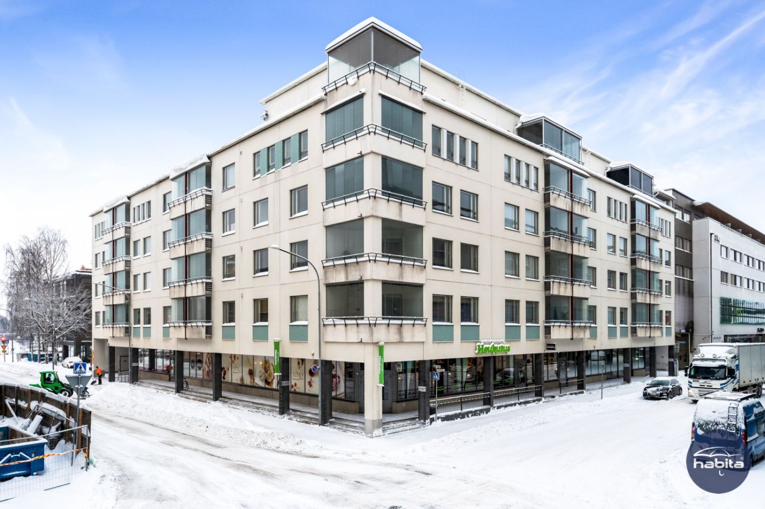 Tunnettu liiketila huippupaikalla