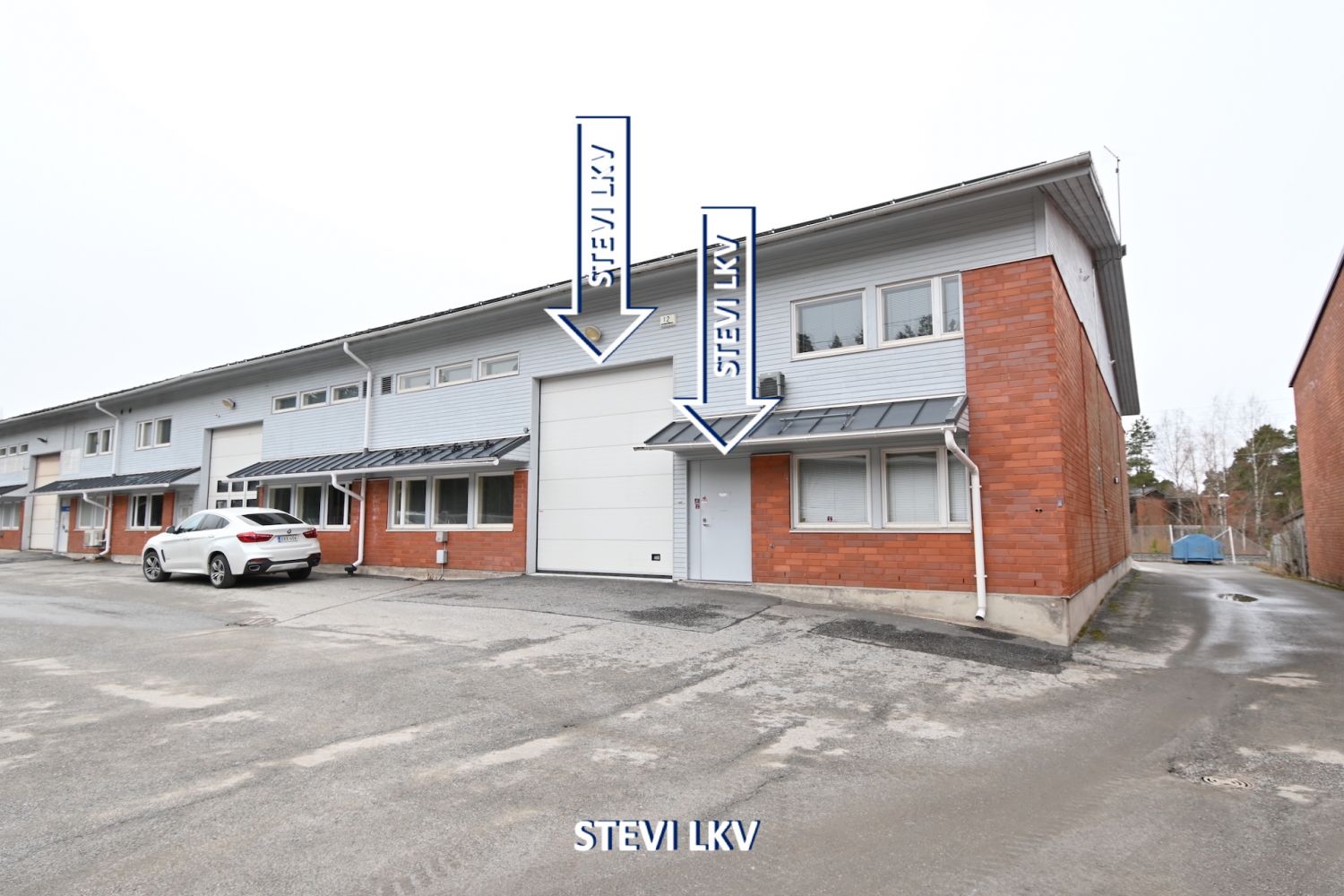 Halli + toimisto 195m2 *Siisti *Katutaso & Näkyvä paikka