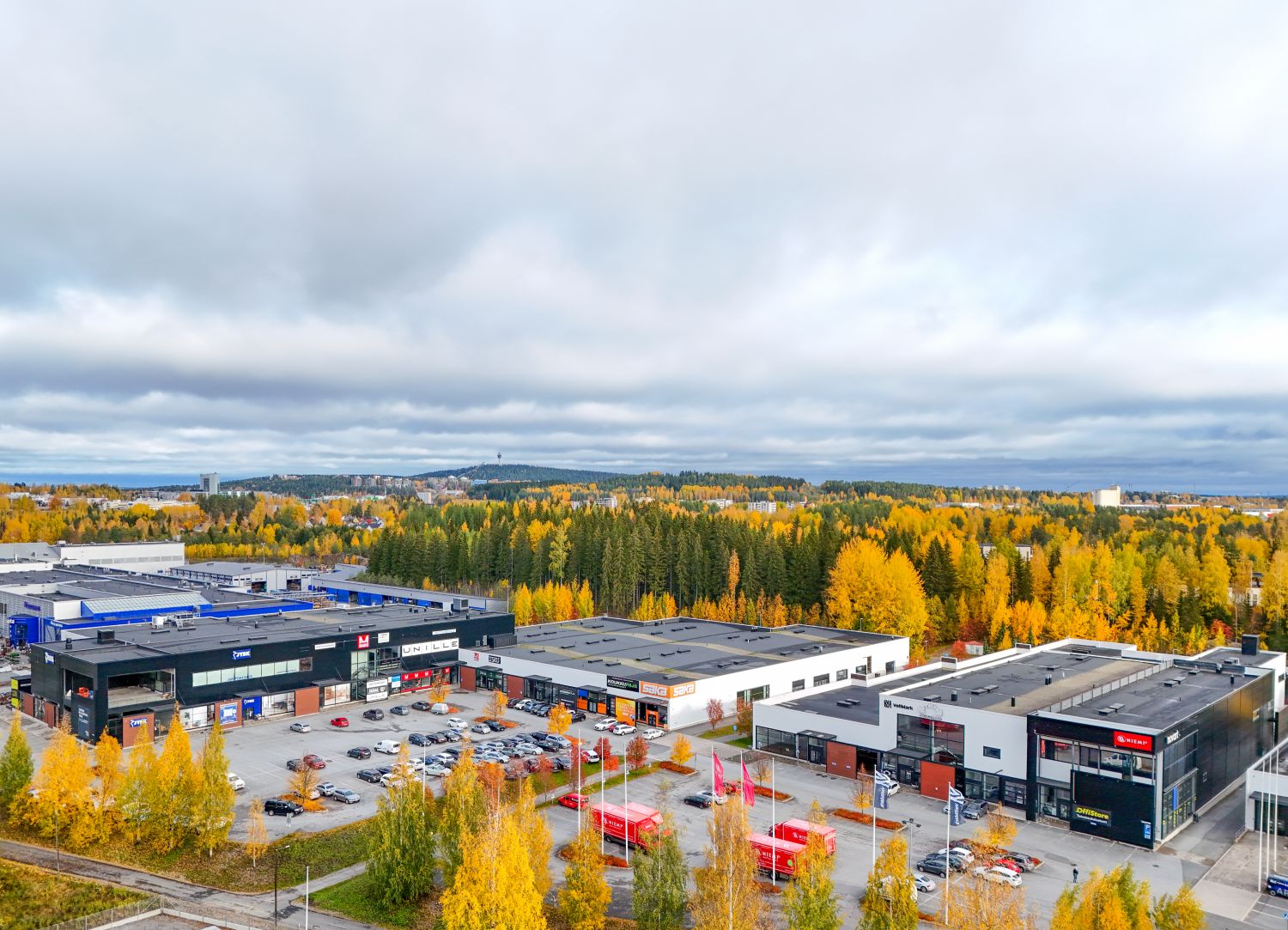 Kauppakeskus Cantti sijaitsee Kuopion Leväsen vilkkaalla kauppa- ja yritysalueella, joka on yksi kaupungin merkittävimmi...