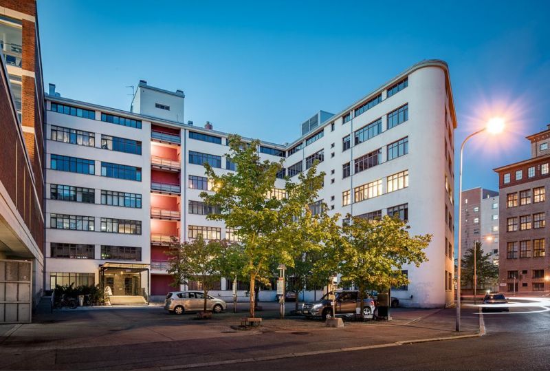 Vuokrataan viidennen kerroksen toimistotila, jossa tiimi- ja työhuoneita. Tila on täysin remontoitu ja on luotu vastaama...