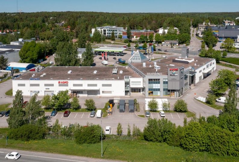Finnoon Sisustustalossa vuokrattavana katutasossa sijaitseva liiketilakokonaisuus, yhteensä 3604 m2. Tila on jaettavissa...