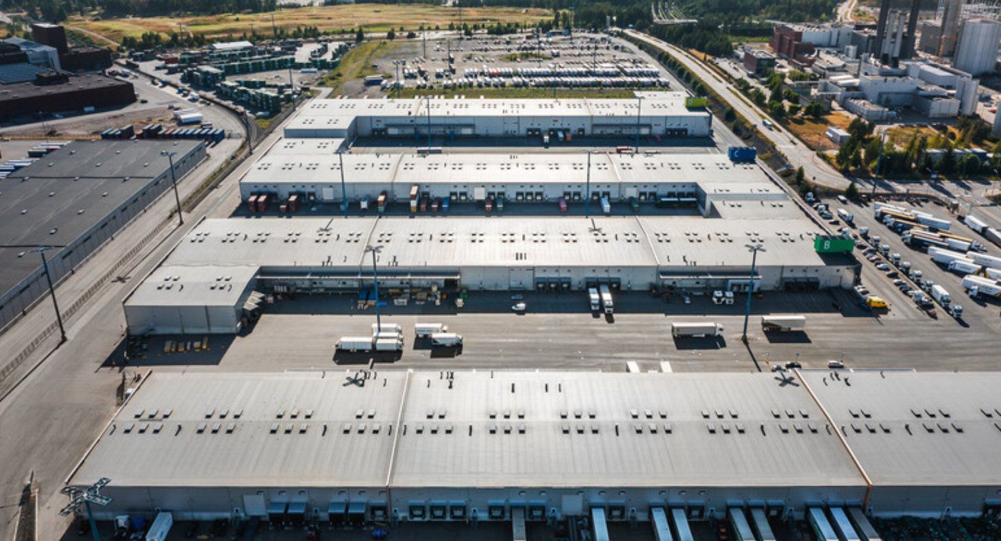 Vuokrataan erittäin laadukas varastokiinteistö Suomen tärkeimmässä vientisatamassa, Helsingin Vuosaaressa, logistiikkake...